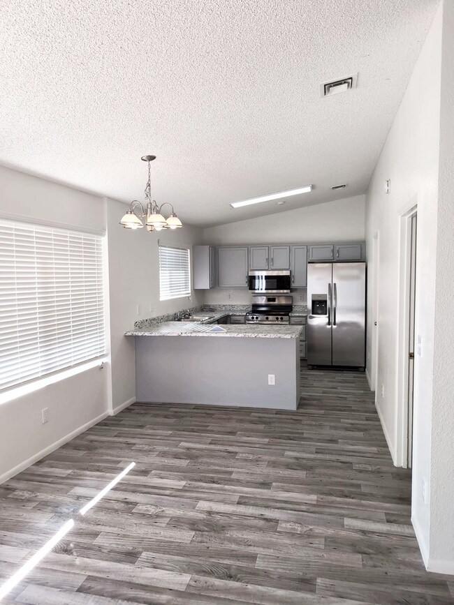 7927 W Desert Cove Ave in Peoria, AZ - Building Photo - Building Photo