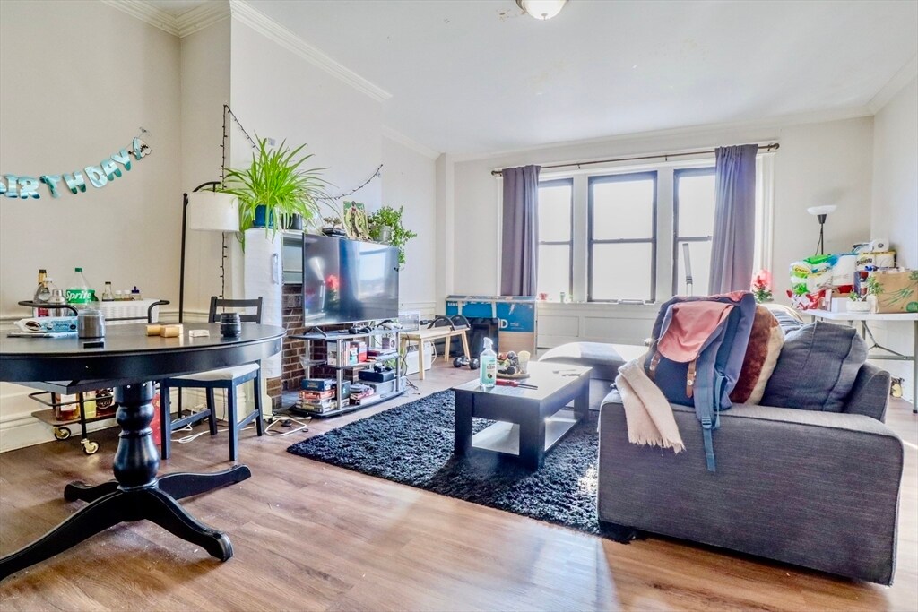 1657 Commonwealth Ave, Unit 6 in Boston, MA - Building Photo