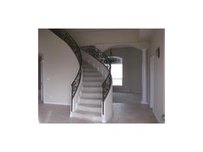 6368 Franklin Crest Drive in El Paso, TX - Foto de edificio - Building Photo