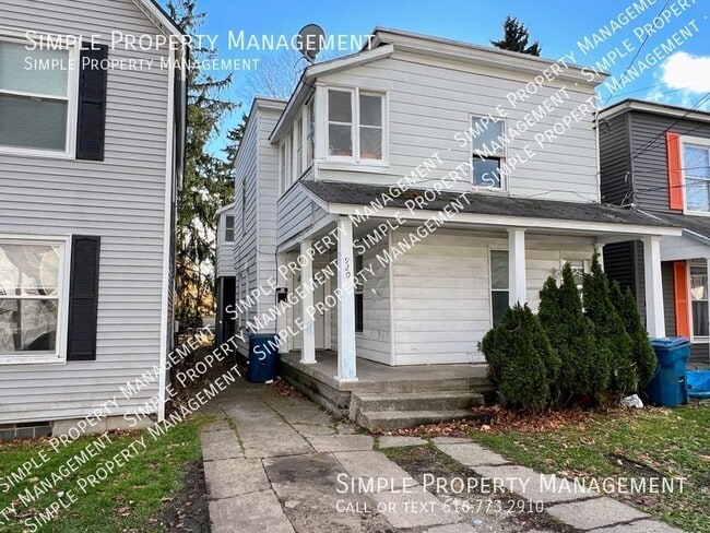 property at 920 4th St NW