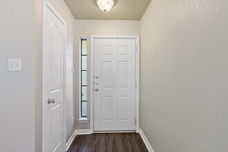 3804 Wild Horse Creek Ct in College Station, TX - Foto de edificio - Building Photo