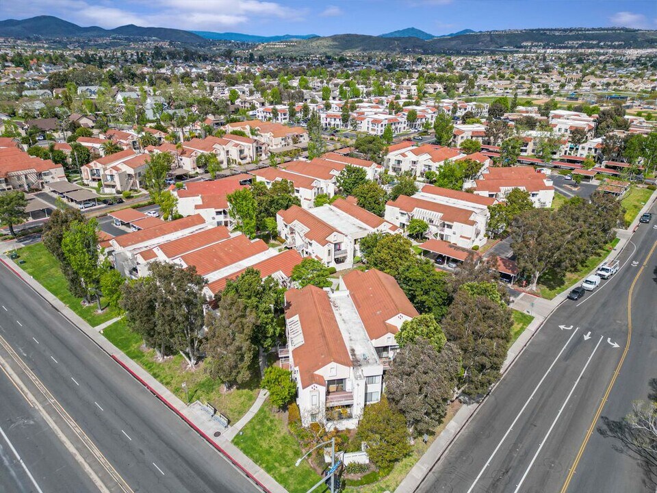 10805 Camino Ruiz in San Diego, CA - Building Photo