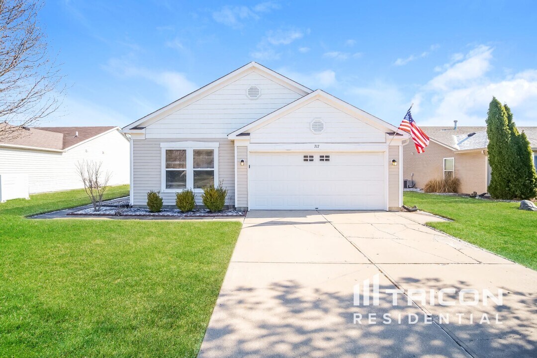 717 Indigo Ct in Greenfield, IN - Building Photo