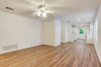 1505 Strickland Dr in Austin, TX - Building Photo - Building Photo