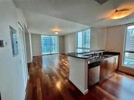 300 S Biscayne Blvd, Unit 1601 in Miami, FL - Building Photo
