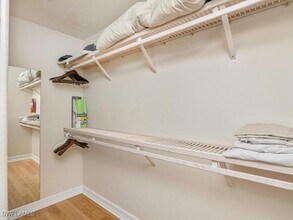 938 Spanish Moss Trail in Naples, FL - Foto de edificio - Building Photo