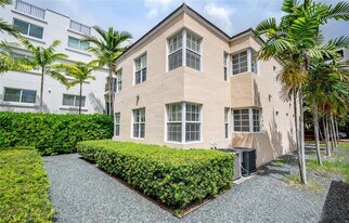32 Calabria Ave in Coral Gables, FL - Building Photo