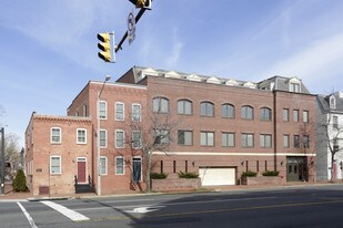 238 S West St in Alexandria, VA - Building Photo