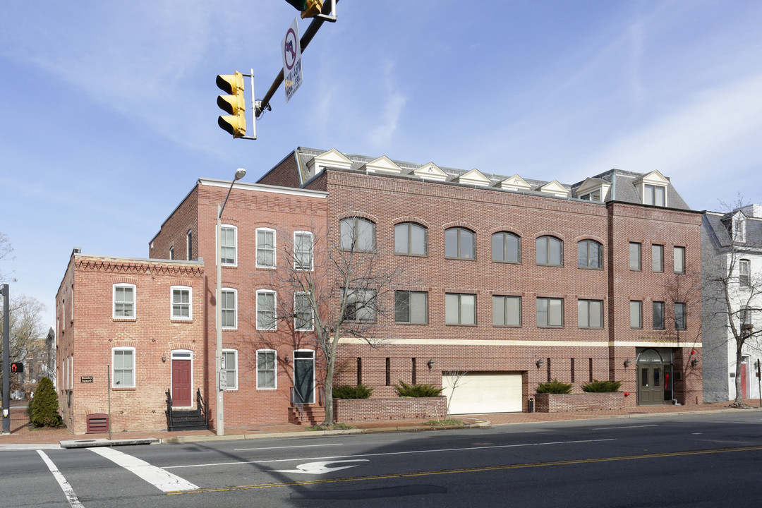 238 S West St in Alexandria, VA - Building Photo