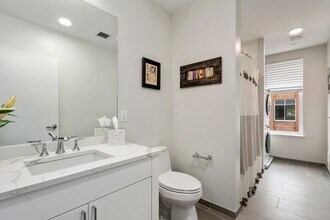 68 Los Angeles St, Unit #202 in Newton, MA - Building Photo - Building Photo
