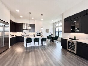 3330 Oak Grove Ave, Unit 1302 in Dallas, TX - Building Photo - Building Photo