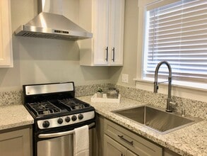 62 Woodworth Ave in Clovis, CA - Building Photo - Building Photo
