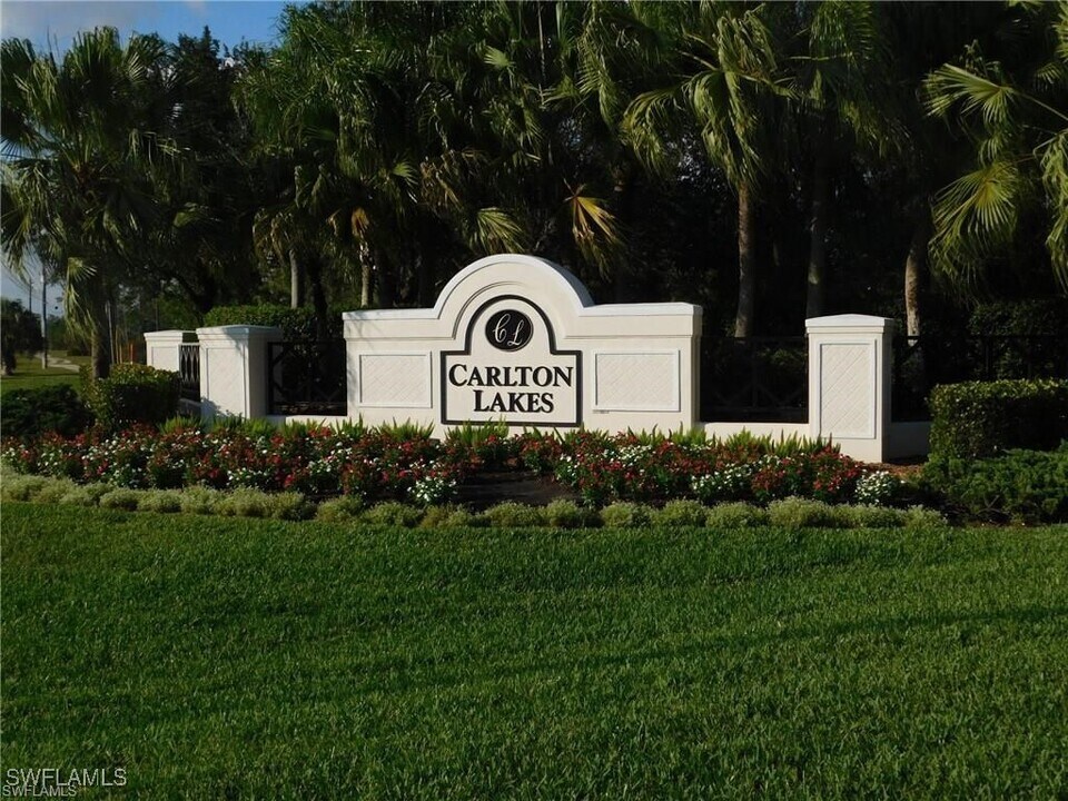 4920 Deerfield Way in Naples, FL - Building Photo