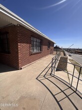 1100 E River Ave in El Paso, TX - Building Photo - Building Photo