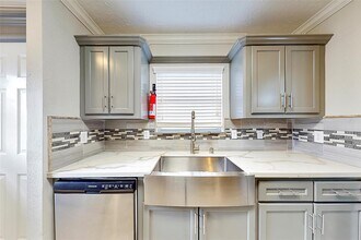 7825 Cook Rd in Houston, TX - Building Photo - Building Photo