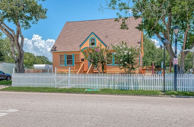 1502 Main St in Seabrook, TX - Building Photo - Building Photo
