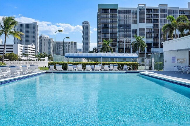 property at 600 Parkview Dr