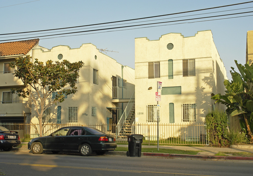 Hollywoodland Apartments in Los Angeles, CA - Foto de edificio