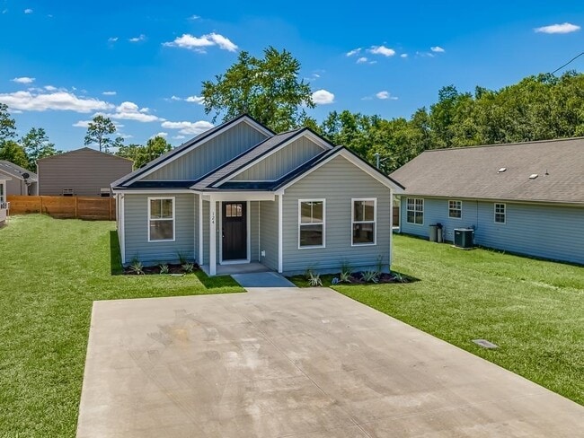 44 Kickapoo St in Crawfordville, FL - Building Photo - Building Photo