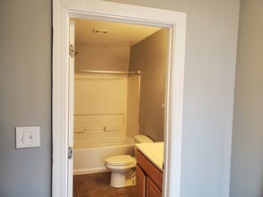 1409 E Market St in Anderson, SC - Building Photo - Building Photo