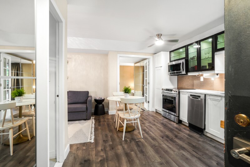 2201 L St NW in Washington, DC - Building Photo
