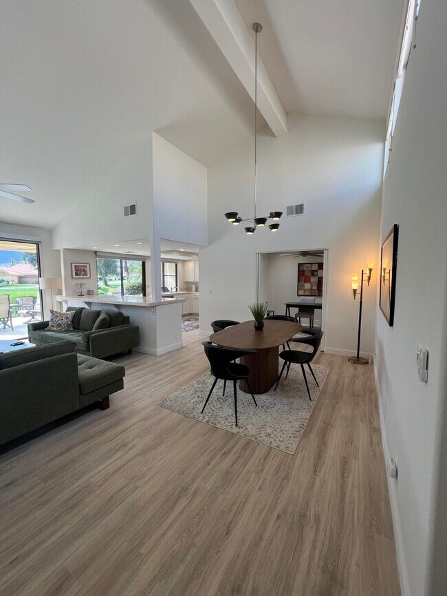 289 Castellana N in Palm Desert, CA - Building Photo - Building Photo