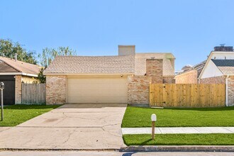 12805 Westpark Dr in Houston, TX - Building Photo - Building Photo