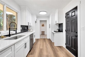 2615 Holly Ln in Marietta, GA - Building Photo - Building Photo