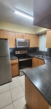 17440 NW 67th Pl, Unit I in Hialeah, FL - Building Photo - Building Photo