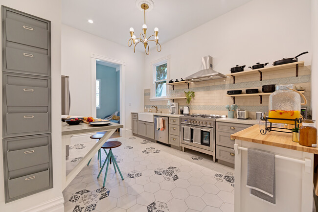 Alamo Square Coliving in San Francisco, CA - Foto de edificio - Building Photo