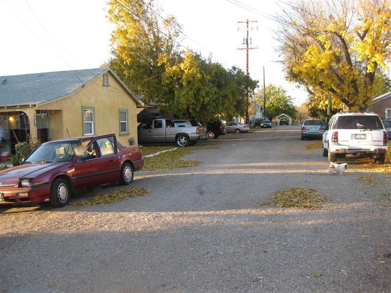 5611-5643 E Highway 26 in Stockton, CA - Building Photo