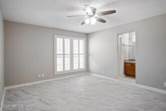 7650 Cranberry Ln S in Jacksonville, FL - Building Photo - Building Photo