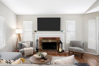 4946 E Hillery Dr in Scottsdale, AZ - Building Photo - Building Photo