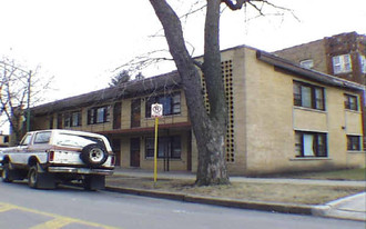 4021 W Cullom Apartments