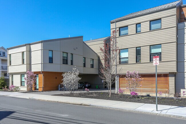90 Antwerp St in Brighton, MA - Foto de edificio - Building Photo