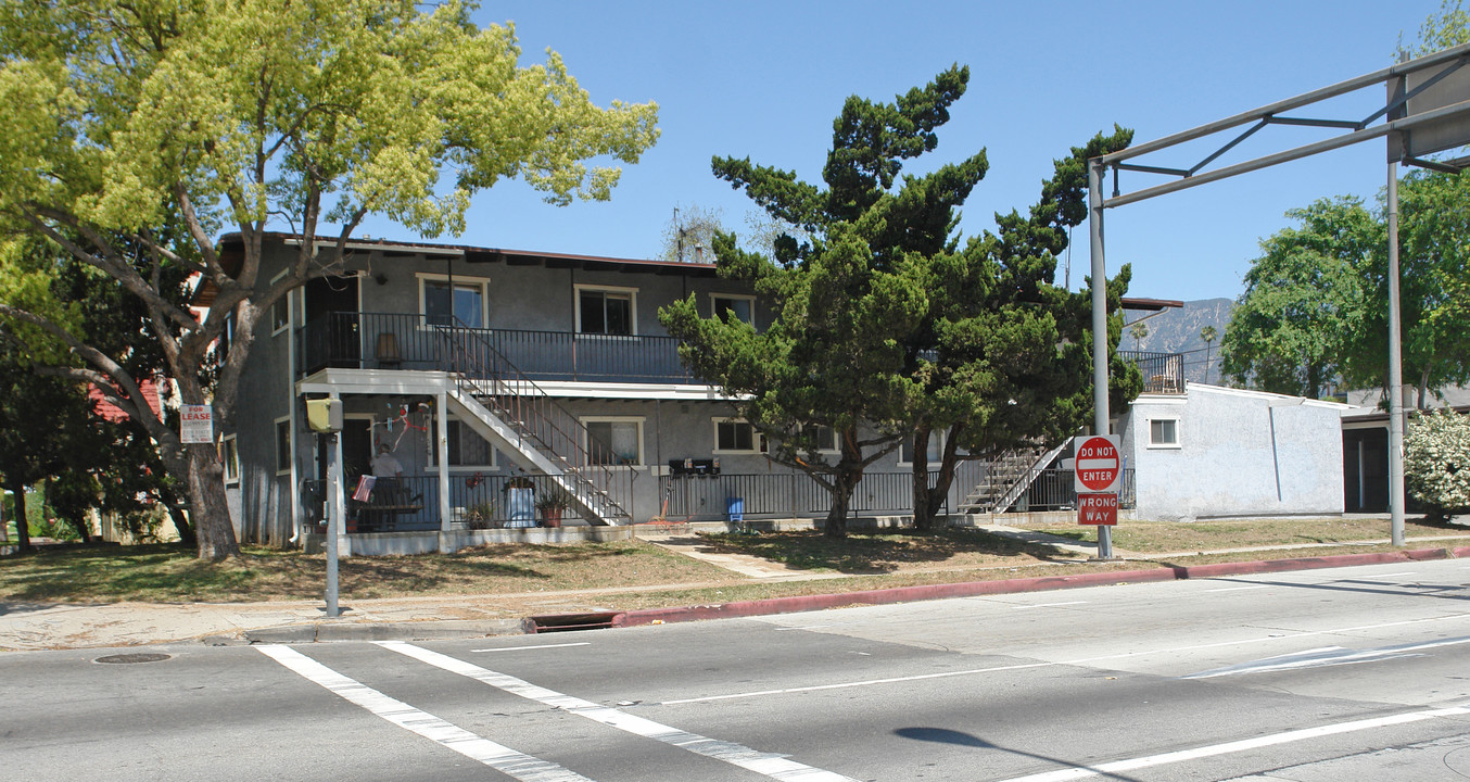 402 Hill Ave in Pasadena, CA - Building Photo