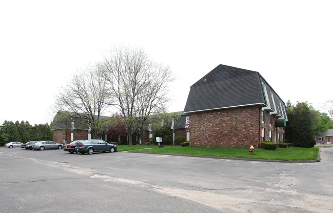 Court View Commons in Chicopee, MA - Foto de edificio - Building Photo