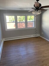 4 Nesbit Ave, Unit B1 in West Hartford, CT - Building Photo - Building Photo