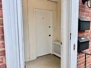 255-55 75th Ave in Queens, NY - Building Photo - Building Photo