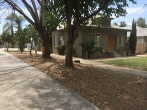 3660 Roosevelt St, Unit B in Riverside, CA - Foto de edificio - Building Photo