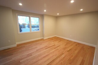 368 Elliot St in Newton, MA - Building Photo - Building Photo