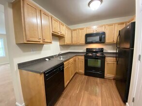 30 Sentinel Court in Manchester, NH - Building Photo - Building Photo