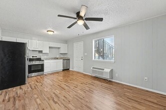 1045 S Happy Hollow Rd in Fayetteville, AR - Building Photo - Building Photo