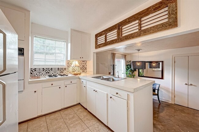 6018 Berendo St, Unit A in Houston, TX - Building Photo - Building Photo