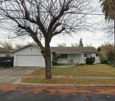 1017 Rose Ave in Modesto, CA - Building Photo