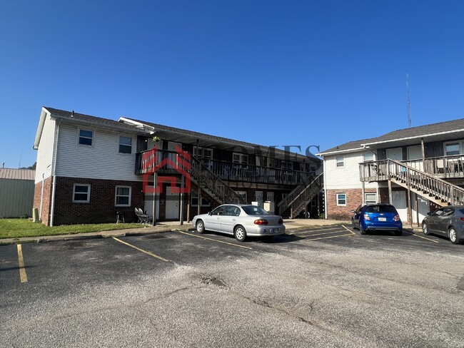 property at 413 S 5th St