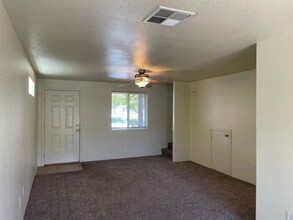 747 Diamond St in Medford, OR - Building Photo - Building Photo