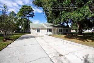 192 Groveland Farms Rd in Groveland, FL - Building Photo