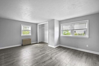 16 Laurel St, Unit #1 in Clinton, MA - Building Photo - Building Photo