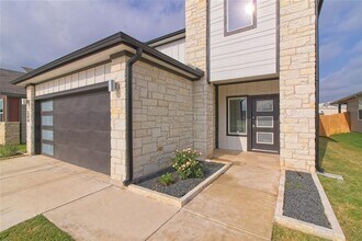 200 Geminiflora Bend in Leander, TX - Building Photo - Building Photo